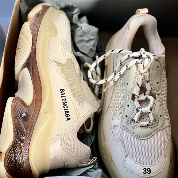 BALENCIAGA TRIPLE S SNEAKER size 39 - Picture 4 of 5